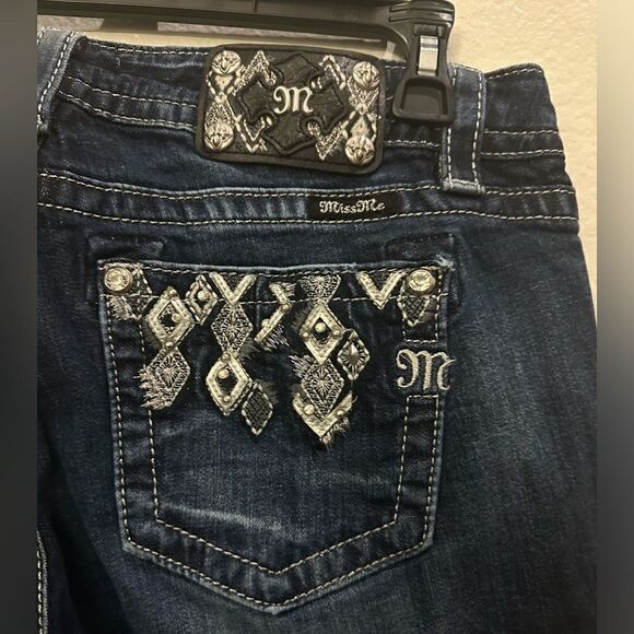 Miss Me Jeans size 30 Curly Crop - Picture 4 of 8